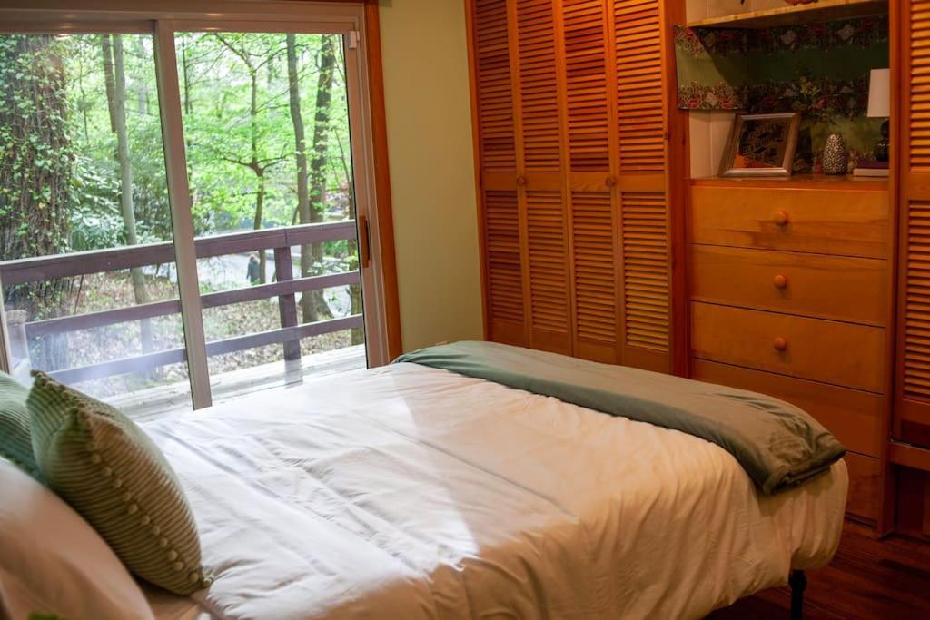 Modern Cabin With Hot Tub Grill Lake Beach Wineries Hiking Fishing And Hershey Park Family And Pet Friendly Superhosts On Ab&B Mount Gretna Bagian luar foto