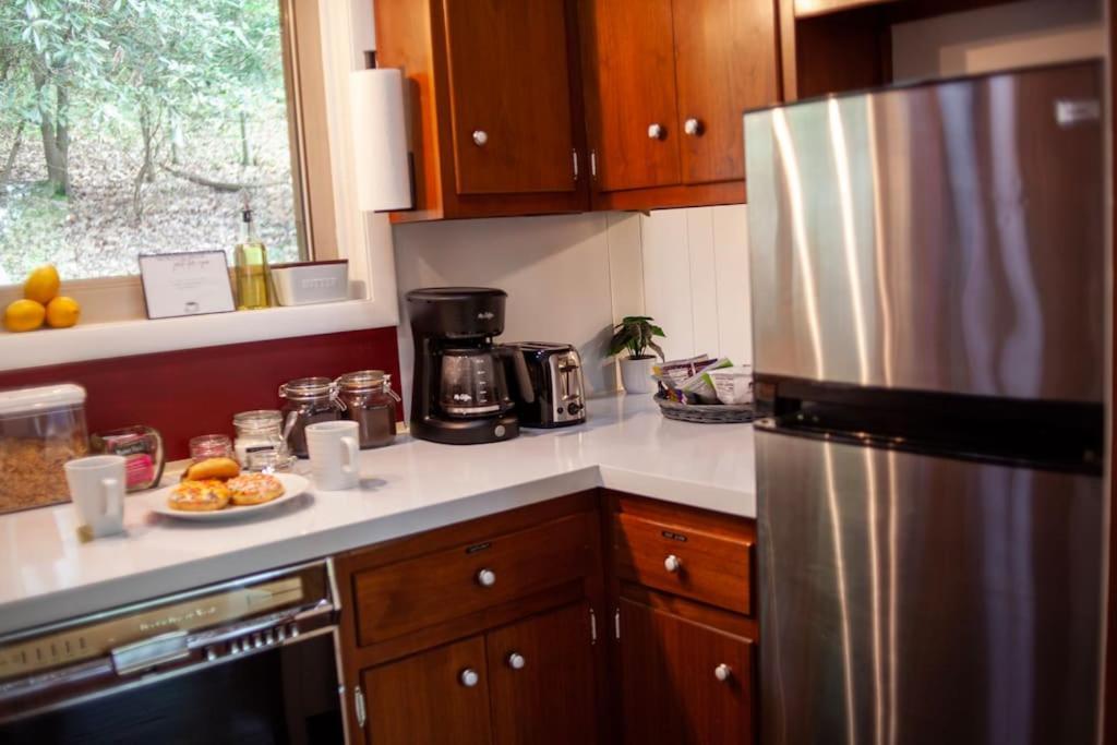 Modern Cabin With Hot Tub Grill Lake Beach Wineries Hiking Fishing And Hershey Park Family And Pet Friendly Superhosts On Ab&B Mount Gretna Bagian luar foto