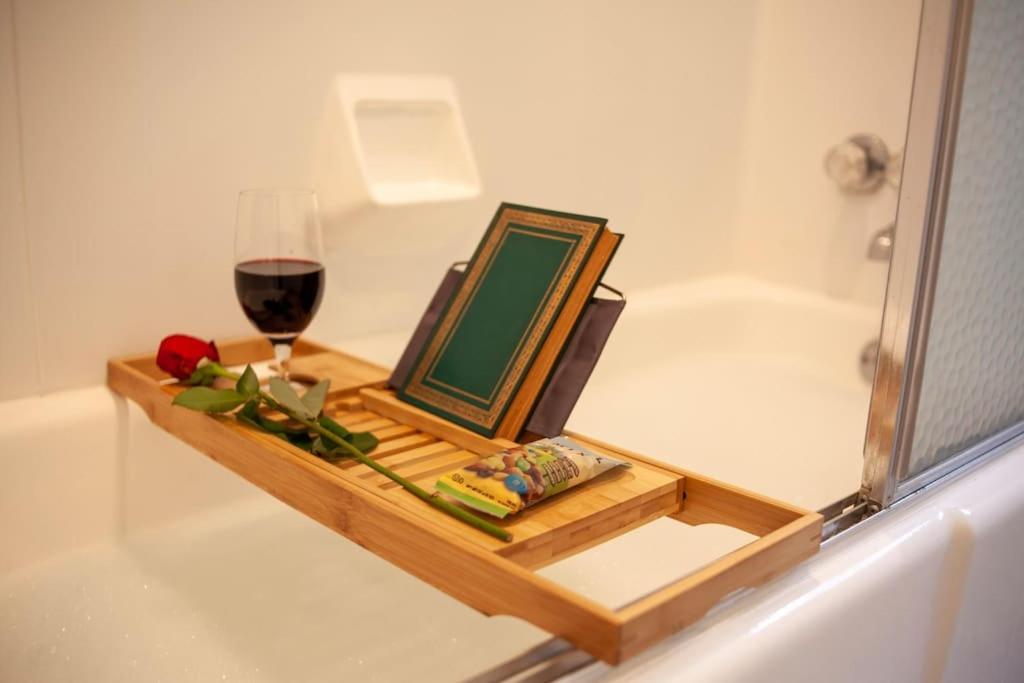 Modern Cabin With Hot Tub Grill Lake Beach Wineries Hiking Fishing And Hershey Park Family And Pet Friendly Superhosts On Ab&B Mount Gretna Bagian luar foto