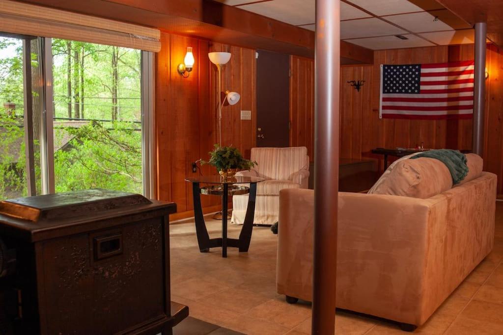 Modern Cabin With Hot Tub Grill Lake Beach Wineries Hiking Fishing And Hershey Park Family And Pet Friendly Superhosts On Ab&B Mount Gretna Bagian luar foto