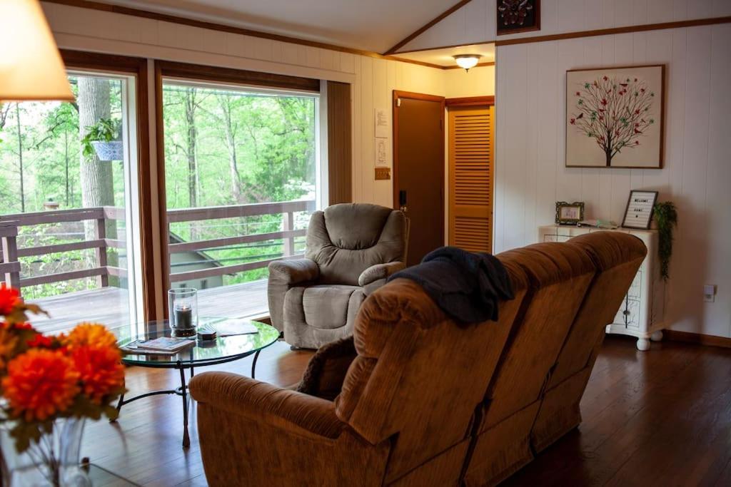 Modern Cabin With Hot Tub Grill Lake Beach Wineries Hiking Fishing And Hershey Park Family And Pet Friendly Superhosts On Ab&B Mount Gretna Bagian luar foto