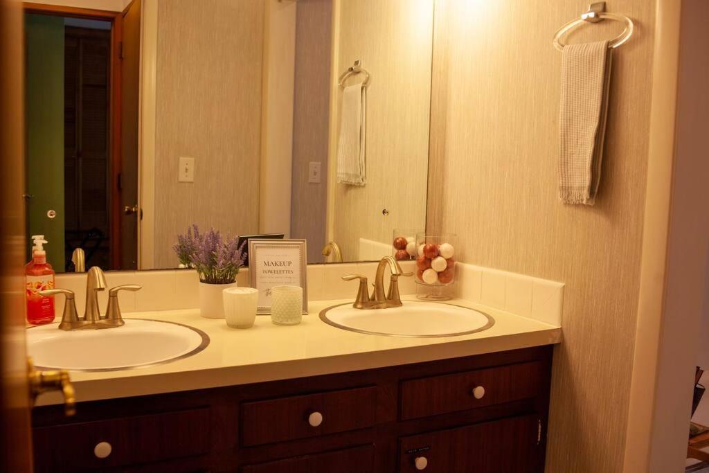 Modern Cabin With Hot Tub Grill Lake Beach Wineries Hiking Fishing And Hershey Park Family And Pet Friendly Superhosts On Ab&B Mount Gretna Bagian luar foto